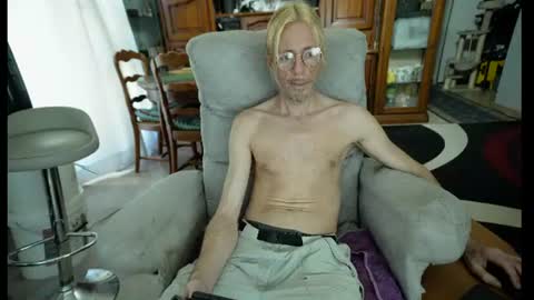 Snapshot of 00jeff31 chatting on July 2, 2026, 11:49 am jeff online show from July 2, 2026, 11:49 am