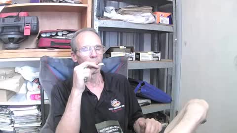 Snapshot of 04oldskool chatting on December 5, 2024, 1:03 am 04oldskool online show from December 5, 2024, 1:03 am