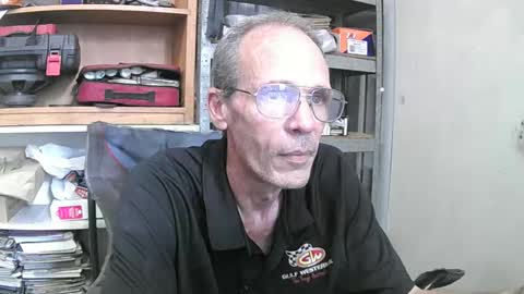 Snapshot of 04oldskool chatting on December 5, 2024, 4:09 am 04oldskool online show from December 5, 2024, 4:09 am