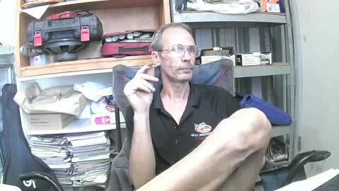 Snapshot of 04oldskool chatting on December 12, 2024, 2:59 am 04oldskool online show from December 12, 2024, 2:59 am