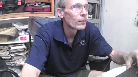 Snapshot of 04oldskool chatting on December 16, 2024, 5:49 am 04oldskool online show from December 16, 2024, 5:49 am