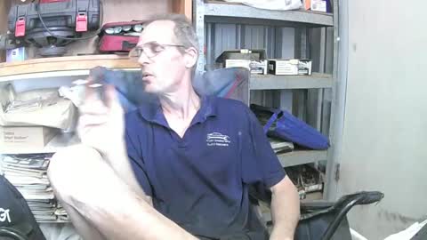 Snapshot of 04oldskool chatting on December 19, 2024, 2:56 am 04oldskool online show from December 19, 2024, 2:56 am