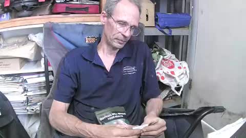 Snapshot of 04oldskool chatting on December 20, 2024, 4:09 am 04oldskool online show from December 20, 2024, 4:09 am