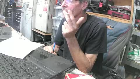 Snapshot of 04oldskool chatting on January 2, 2025, 2:33 am 04oldskool online show from January 2, 2025, 2:33 am