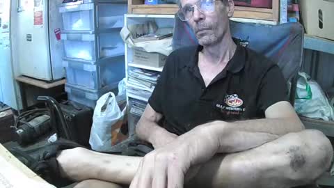 Snapshot of 04oldskool chatting on January 15, 2025, 6:43 am 04oldskool online show from January 15, 2025, 6:43 am