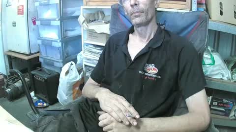 Snapshot of 04oldskool chatting on January 16, 2025, 2:41 am 04oldskool online show from January 16, 2025, 2:41 am