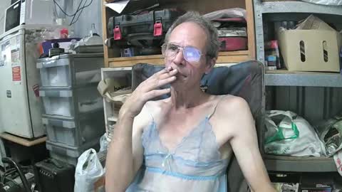 Snapshot of 04oldskool chatting on January 17, 2025, 10:01 pm 04oldskool online show from January 17, 2025, 10:01 pm