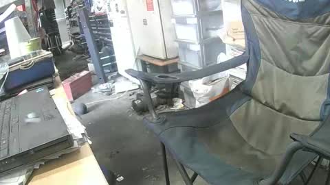 Snapshot of 04oldskool chatting on October 13, 2025, 4:23 am 04oldskool online show from October 13, 2025, 4:23 am