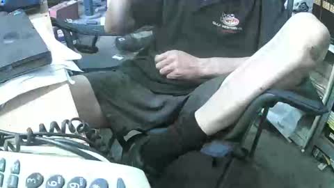 Snapshot of 04oldskool chatting on October 16, 2025, 2:34 am 04oldskool online show from October 16, 2025, 2:34 am