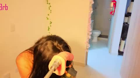 Snapshot of 0ne_of_0ne chatting on November 17, 2025, 2:28 am Steven e online show from November 17, 2025, 2:28 am