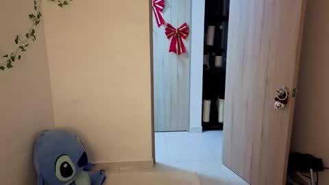 Snapshot of 0ne_of_0ne chatting on December 17, 2025, 11:55 pm Steven e online show from December 17, 2025, 11:55 pm