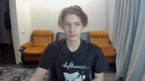 Snapshot of 0verlandd chatting on December 25, 2024, 11:43 am Adam online show from December 25, 2024, 11:43 am