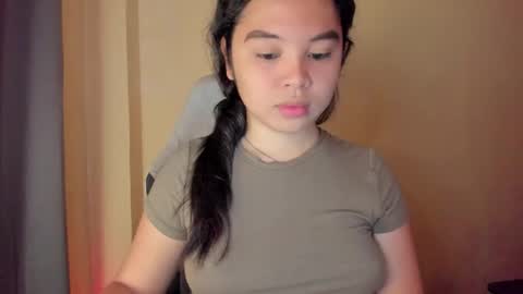 0wwlo0k online show from December 17, 2025, 3:45 am