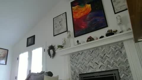 Aurora Willows online show from October 22, 2025, 3:01 pm