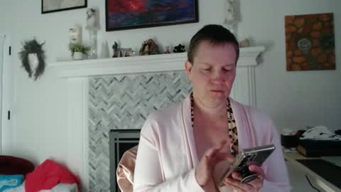 Aurora Willows online show from April 9, 2026, 2:33 am