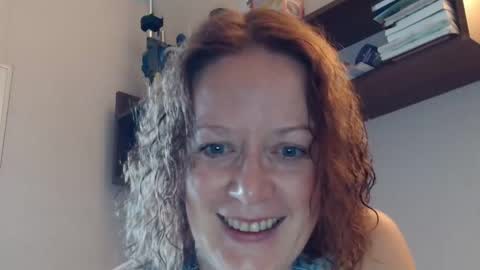 12ennie online show from October 9, 2025, 6:22 am