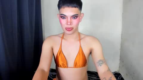 Snapshot of 12inchhugeselfsucker chatting on March 2, 2025, 12:43 pm Leren online show from March 2, 2025, 12:43 pm