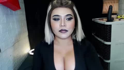 sexy kia online show from February 18, 2026, 1:01 am