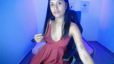 Snapshot of 18_alina chatting on January 11, 2025, 3:44 am Alina online show from January 11, 2025, 3:44 am