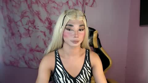 Snapshot of 18_nicole chatting on February 15, 2025, 8:33 pm barbie online show from February 15, 2025, 8:33 pm