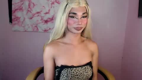 Snapshot of 18_nicole chatting on February 22, 2025, 3:12 am barbie online show from February 22, 2025, 3:12 am