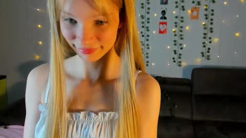 Snapshot of 18kira18 chatting on March 15, 2026, 5:30 pm Kira online show from March 15, 2026, 5:30 pm