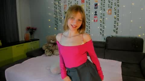 Snapshot of 18kira18 chatting on May 7, 2026, 7:30 pm Kira online show from May 7, 2026, 7:30 pm