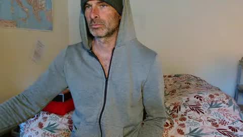 djulia online show from March 11, 2025, 7:58 am