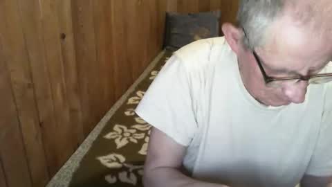 19georg54 online show from April 1, 2026, 7:00 pm