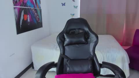 stef read my description online show from February 28, 2026, 4:08 pm