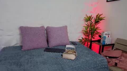 anya online show from November 11, 2025, 11:43 am