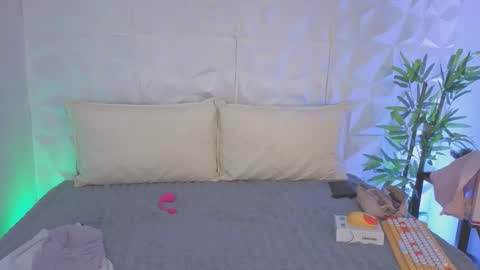 anya online show from December 20, 2025, 7:54 pm