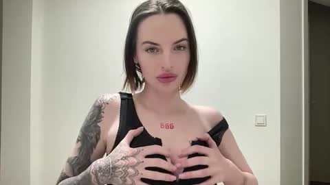 DOVE online show from November 30, 2025, 8:35 pm