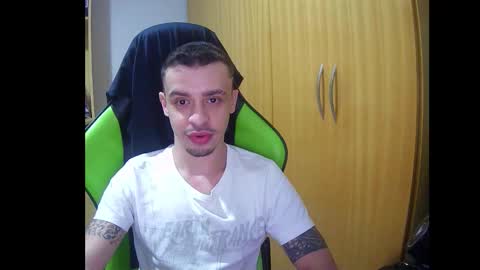 Snapshot of 1good_vibes1 chatting on December 17, 2025, 10:27 pm 1good_vibes1 online show from December 17, 2025, 10:27 pm