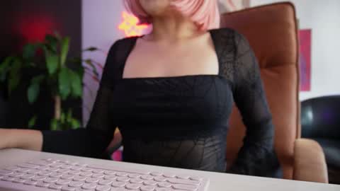 1hannamontana online show from February 12, 2026, 8:04 pm