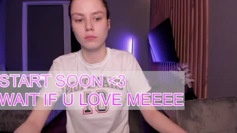 Lily 3 online show from May 9, 2026, 5:51 pm