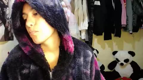 1kandylove online show from November 16, 2025, 1:11 am