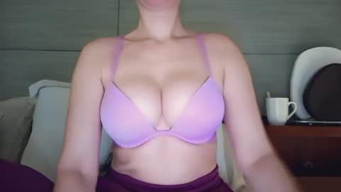 Onna online show from January 11, 2026, 11:15 am