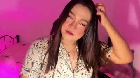 1lovelymess online show from November 18, 2025, 3:45 am