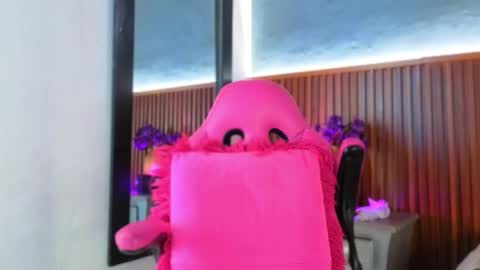 Miss Monserrate online show from March 5, 2026, 2:02 pm