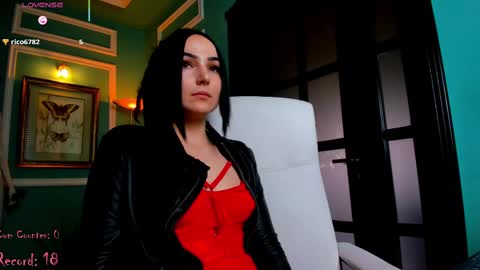 Moona  online show from February 14, 2025, 2:12 pm