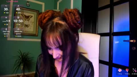 Moona  online show from November 4, 2025, 1:10 pm