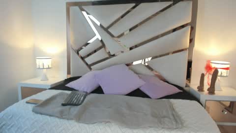 Snapshot of 1naughty_milf chatting on December 29, 2024, 7:06 am Luisa online show from December 29, 2024, 7:06 am