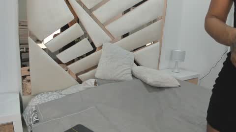 Snapshot of 1naughty_milf chatting on February 1, 2025, 7:02 pm Luisa online show from February 1, 2025, 7:02 pm