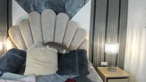 Snapshot of 1naughty_milf chatting on December 5, 2025, 12:03 pm Luisa online show from December 5, 2025, 12:03 pm