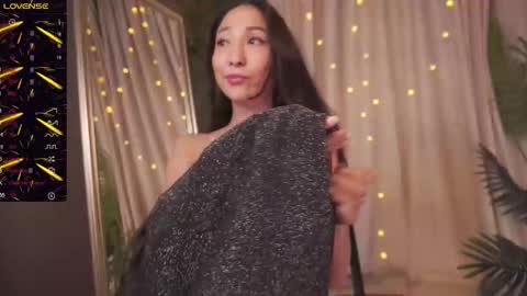 Rei online show from November 4, 2025, 7:02 pm