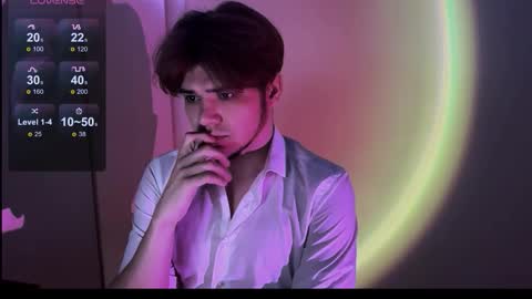 1roberttt online show from September 8, 2025, 9:25 pm