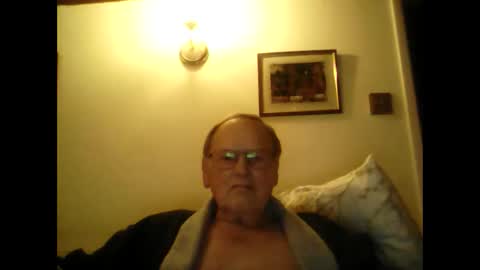 Snapshot of 1shorty chatting on December 16, 2024, 7:54 pm 1shorty online show from December 16, 2024, 7:54 pm