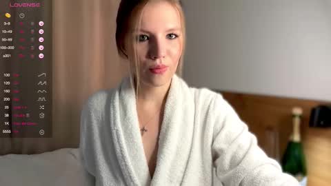 Snapshot of 1slavicdoll chatting on September 15, 2025, 1:05 am VICTORIA online show from September 15, 2025, 1:05 am