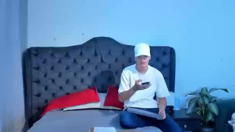 Snapshot of 1threestar chatting on January 9, 2026, 1:36 pm 1Threestar online show from January 9, 2026, 1:36 pm